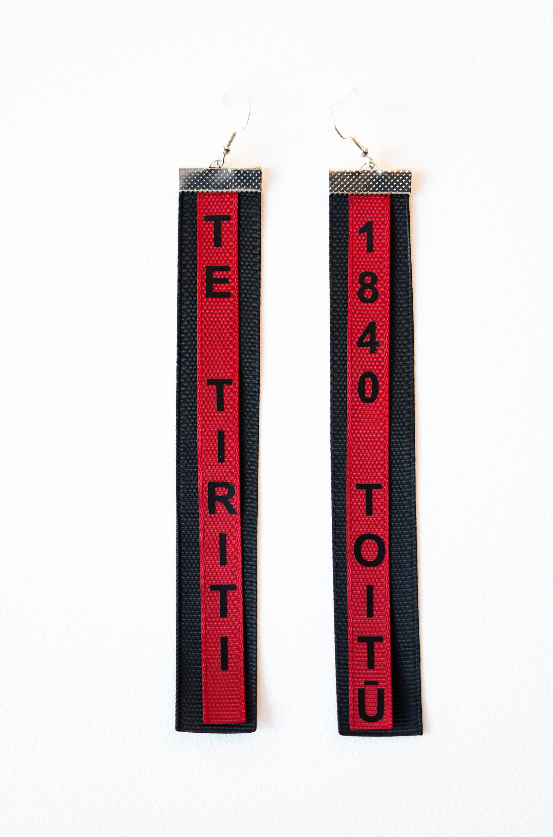 Shona Tawhiao Earrings Toitu Black and Red