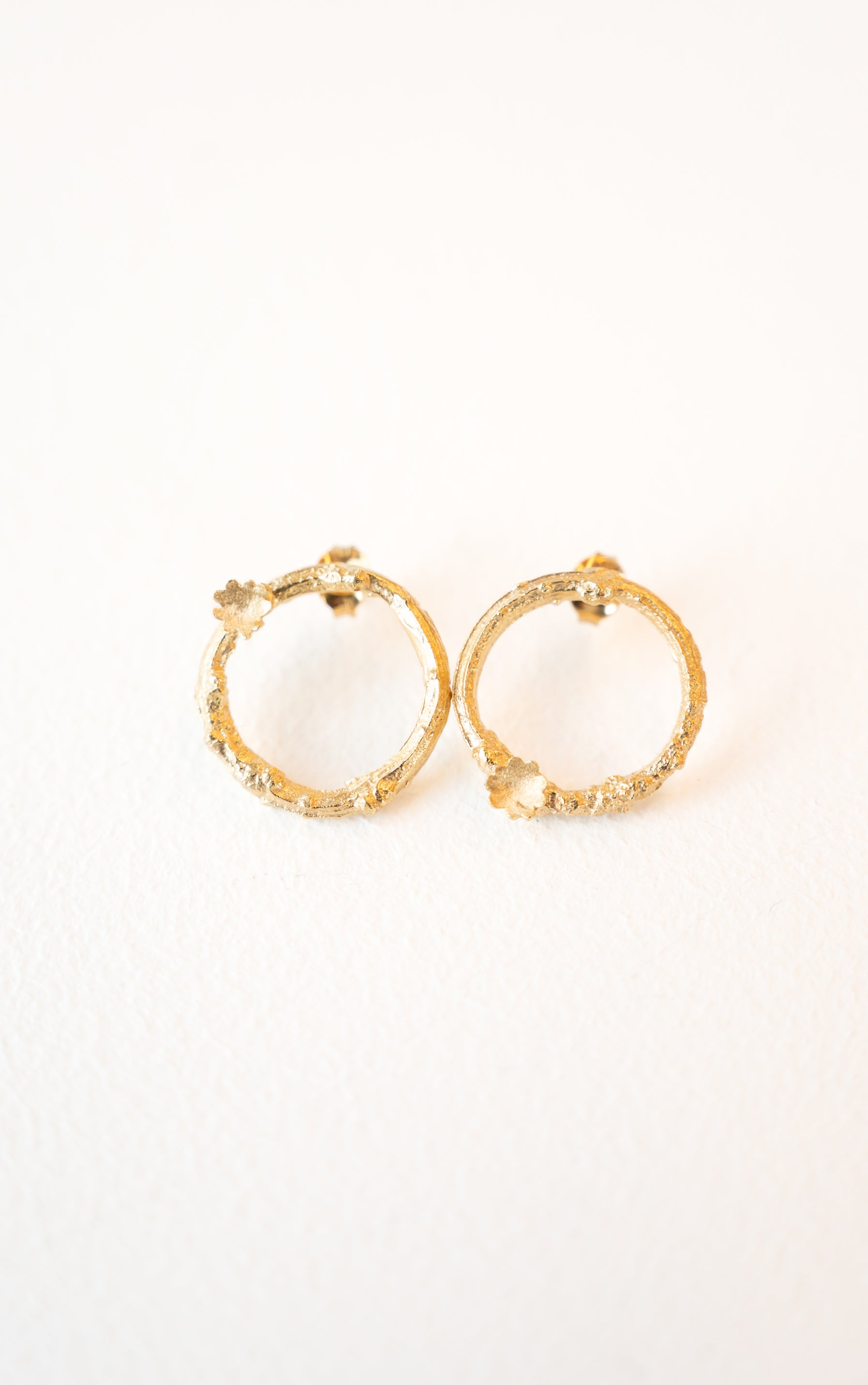 Natalie Salisbury Studs Briar Wreath Small